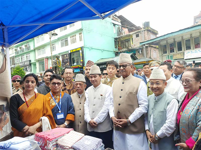 Dignitaries with the Board's team at the stall